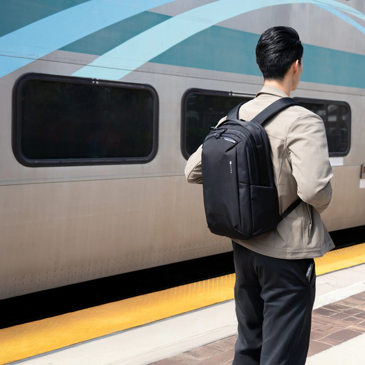 Smart Backpacks - HyperShop.com
